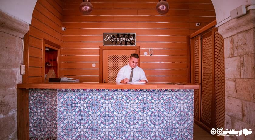 میز پذیرش  هتل کلاب کاروانسرای